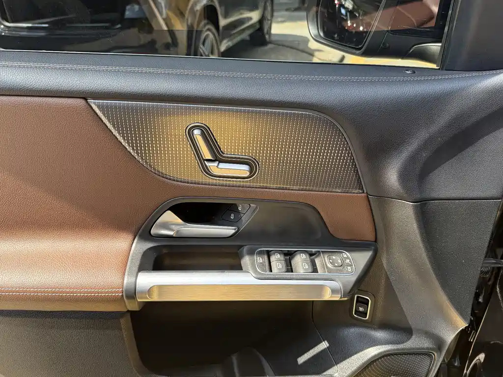 MERCEDES BENZ GLB 2021