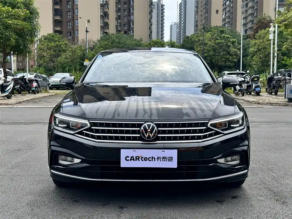 VOLKSWAGEN MAGOTAN 2023