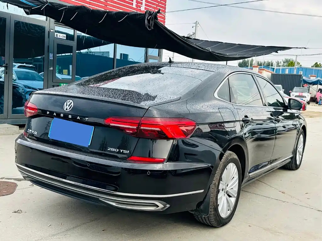 VOLKSWAGEN PASSAT 2019