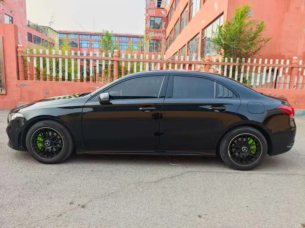 MERCEDES BENZ A-CLASS 2020