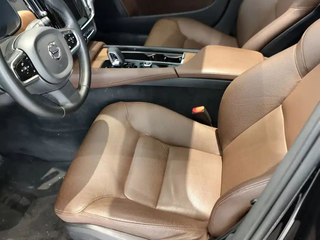 VOLVO S90 2024