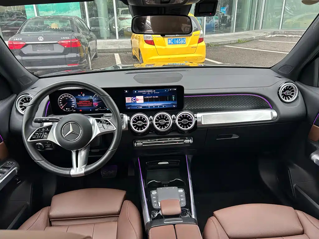 MERCEDES BENZ GLB 2024