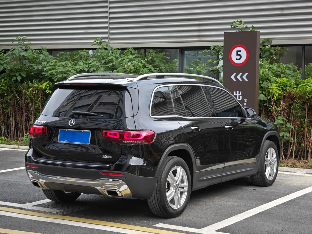 MERCEDES BENZ GLB 2021