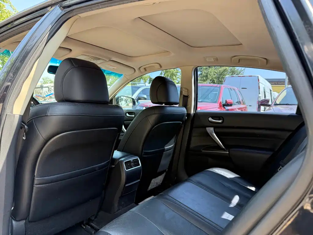 NISSAN TEANA 2011