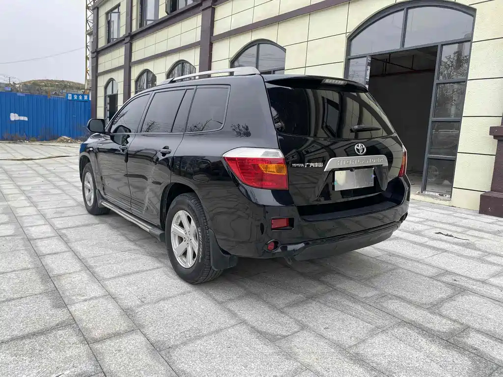 TOYOTA HIGHLANDER 2011