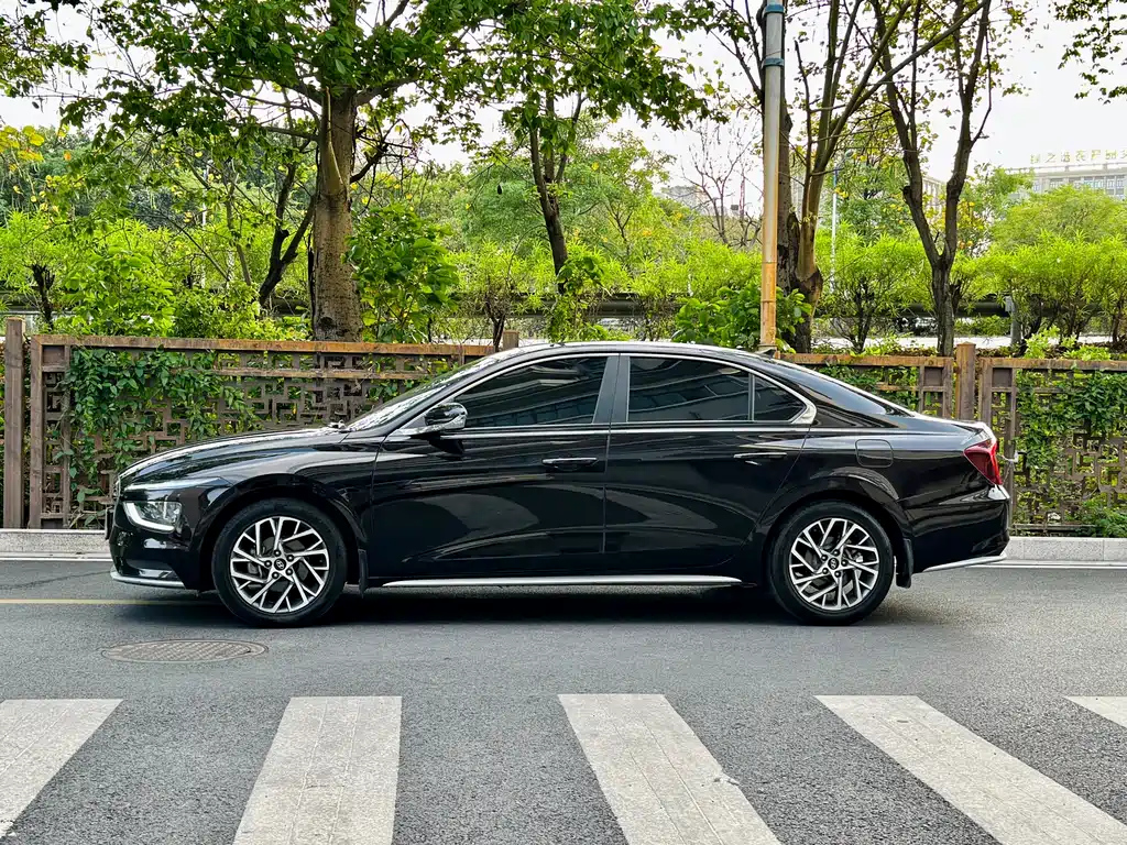 HYUNDAI MISTRA 2021