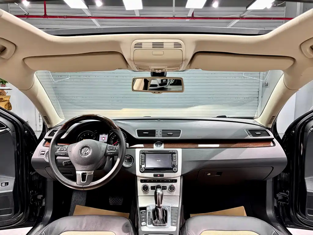 VOLKSWAGEN MAGOTAN 2013