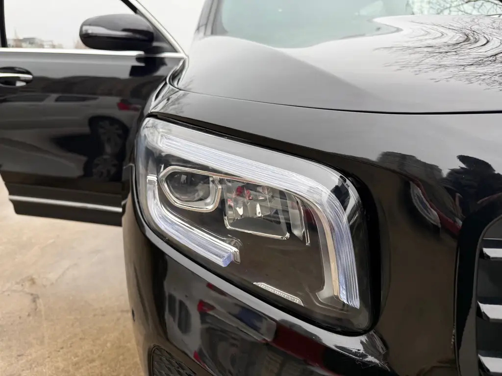 MERCEDES BENZ GLB 2021