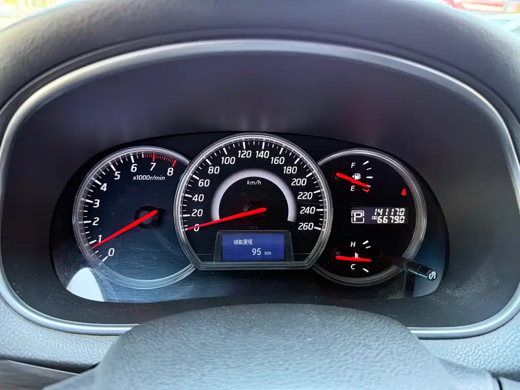 NISSAN TEANA 2011
