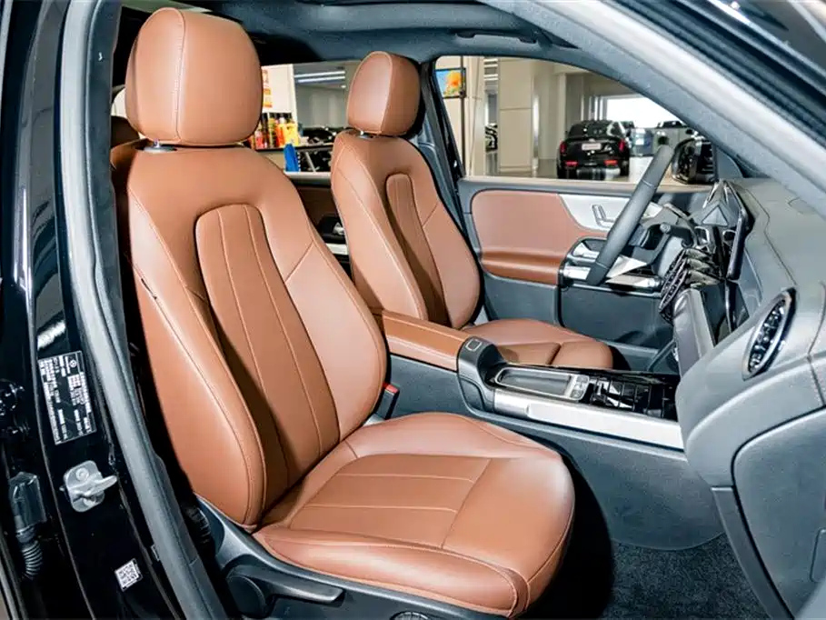 MERCEDES BENZ GLB 2024