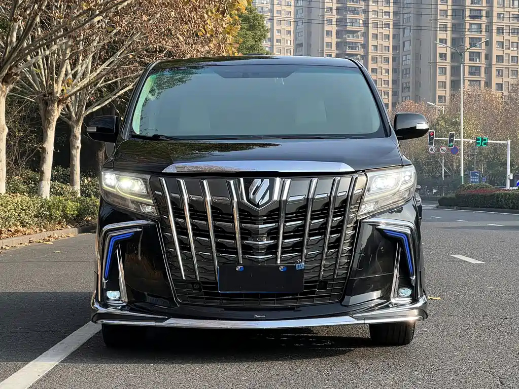 TOYOTA ALPHARD 2012
