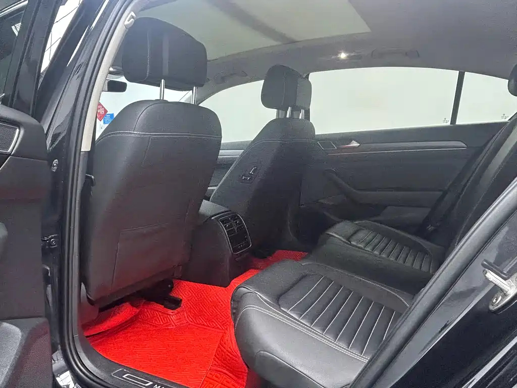 VOLKSWAGEN MAGOTAN 2020