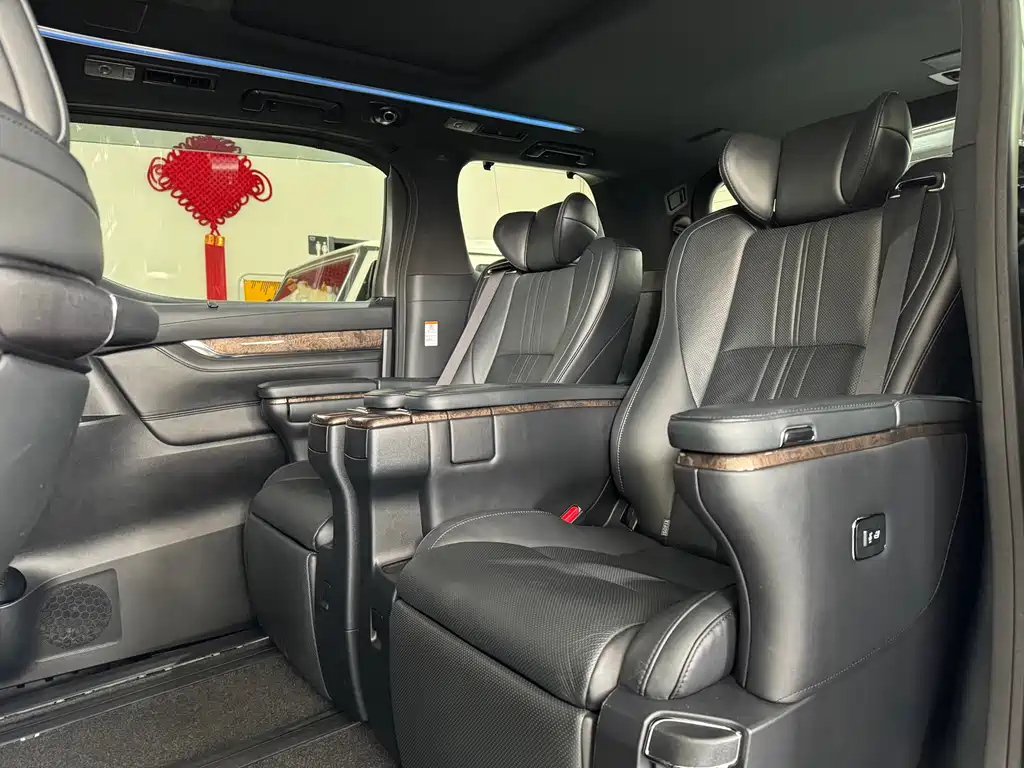 TOYOTA ALPHARD 2019