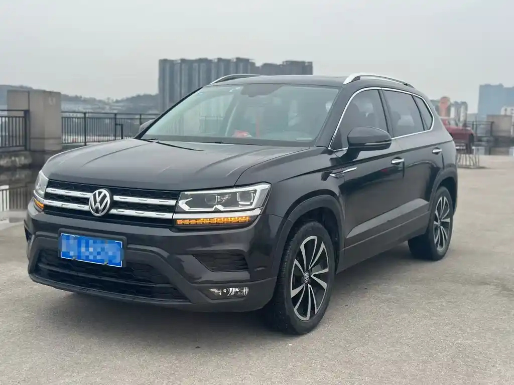 VOLKSWAGEN THARU 2020