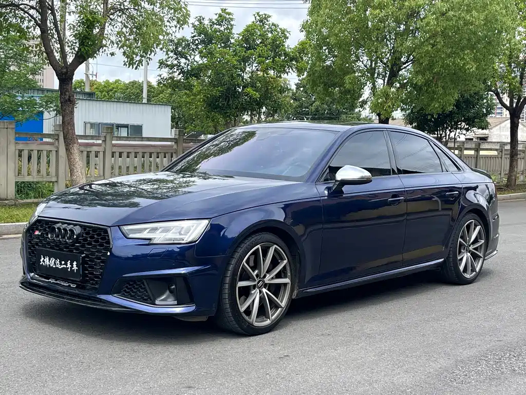 AUDI S4 2018