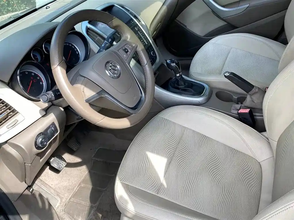 BUICK EXCELLE 2011