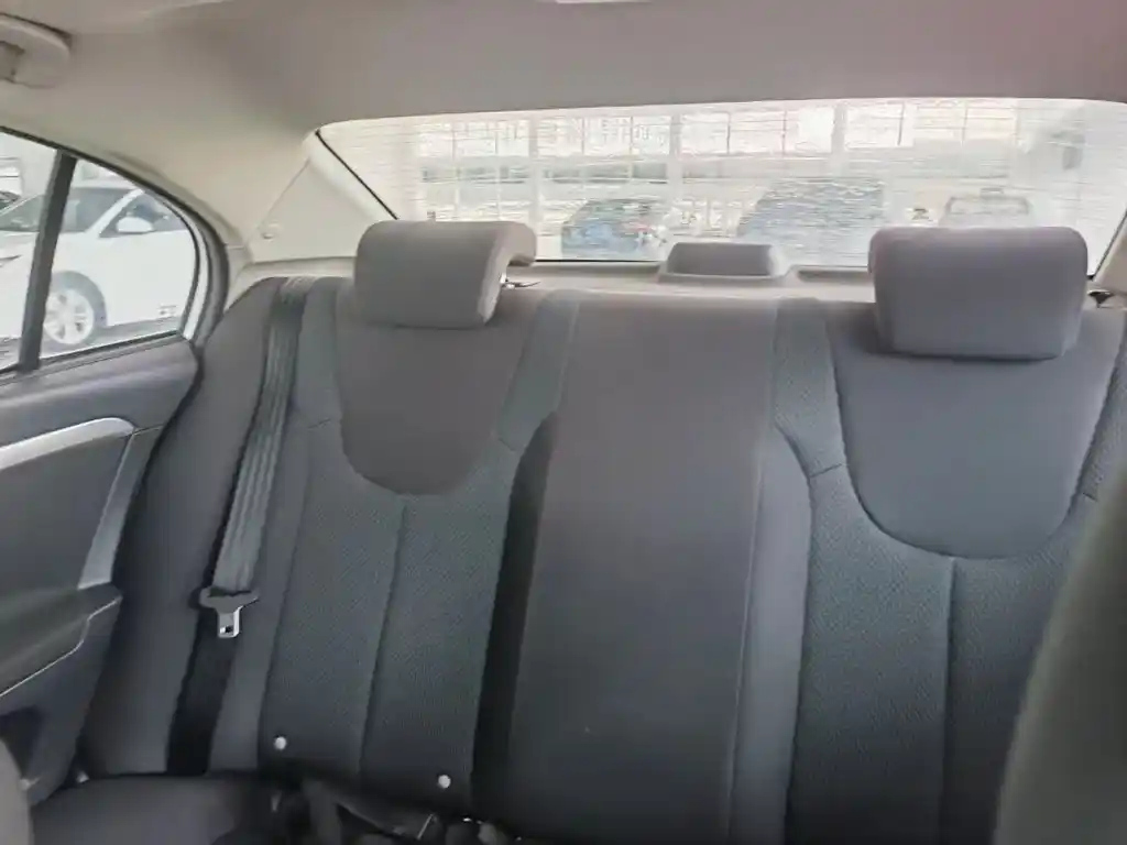 ROEWE 350 2015