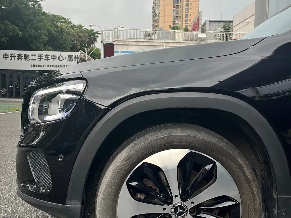 MERCEDES BENZ GLB 2023