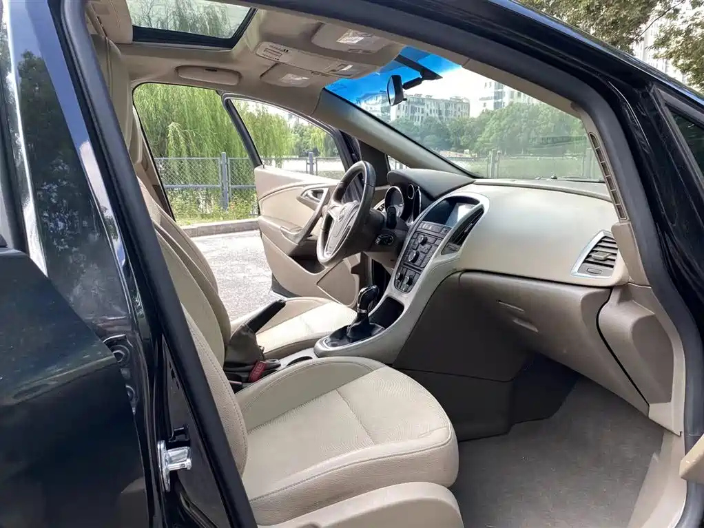 BUICK EXCELLE 2011