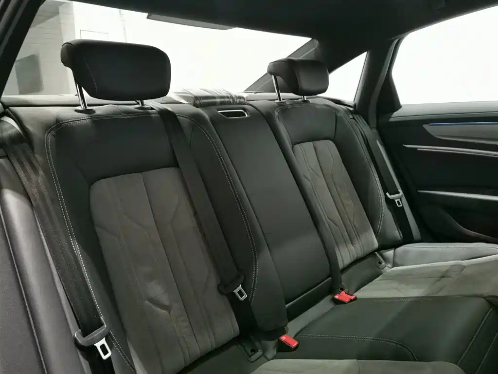 AUDI A6L 2023