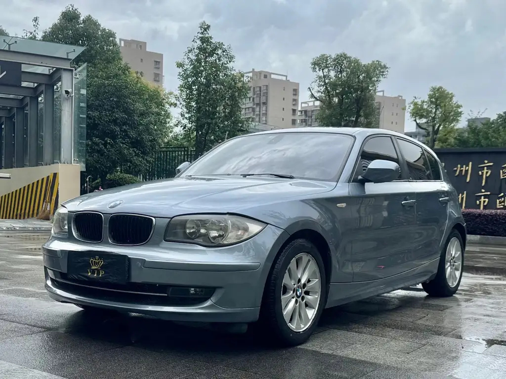 BMW 1-SERIES IMPORT 2010