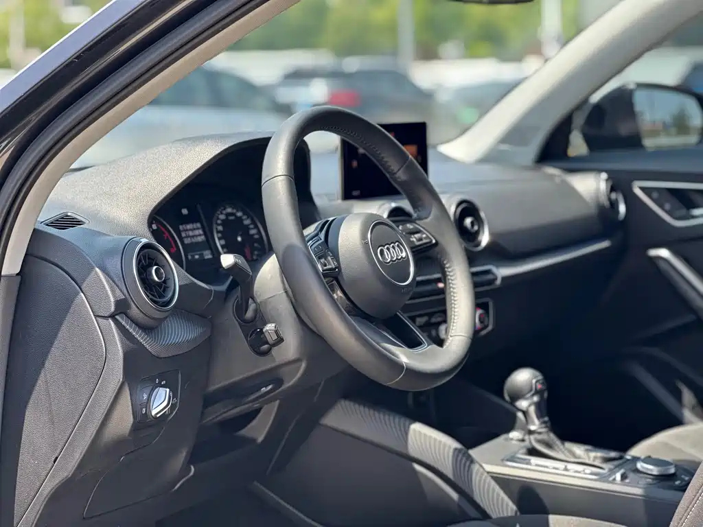 AUDI Q2L 2018