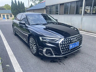 AUDI A8 2024