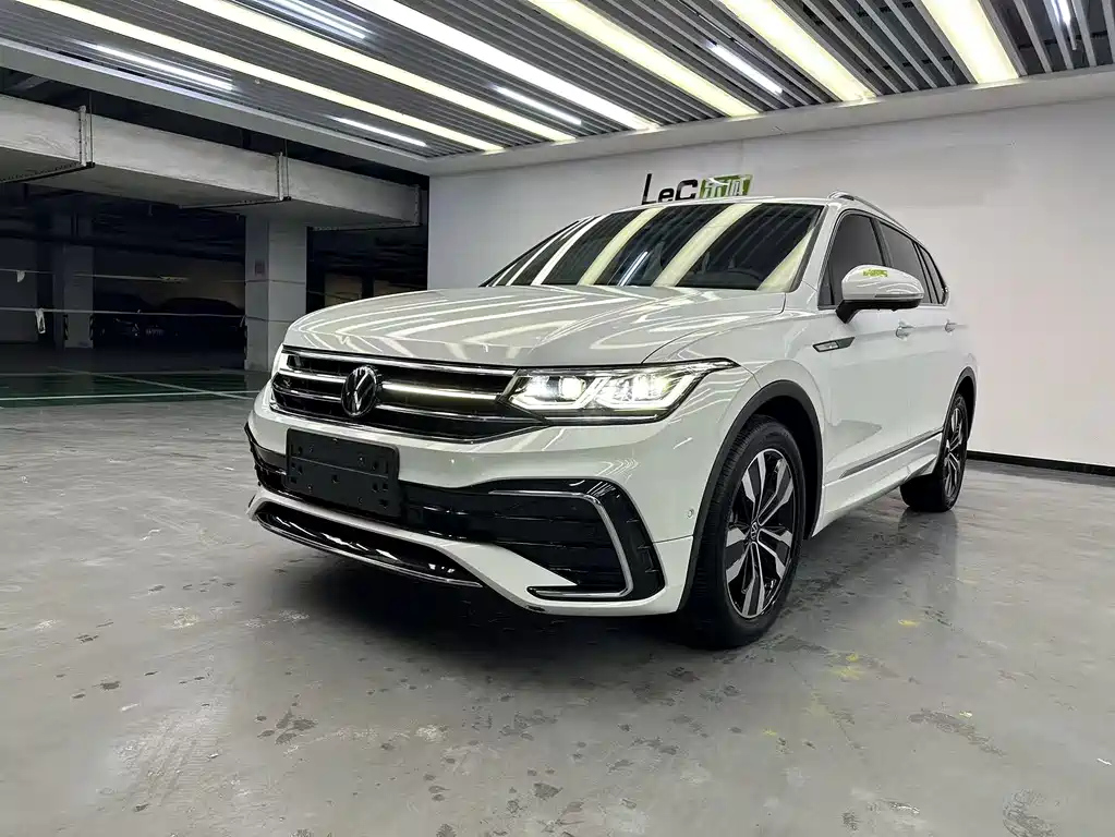 VOLKSWAGEN TIGUAN L 2023