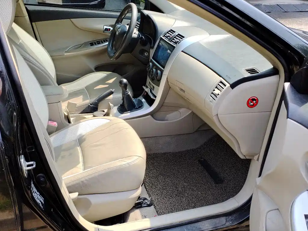 TOYOTA COROLLA 2013