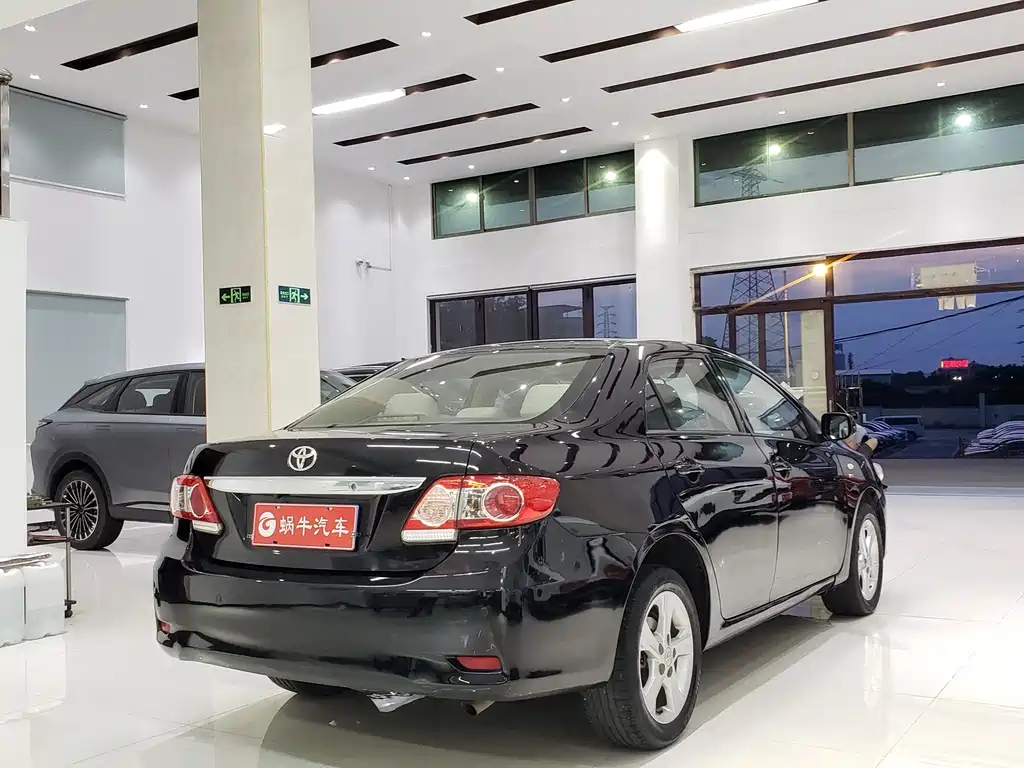 TOYOTA COROLLA 2013
