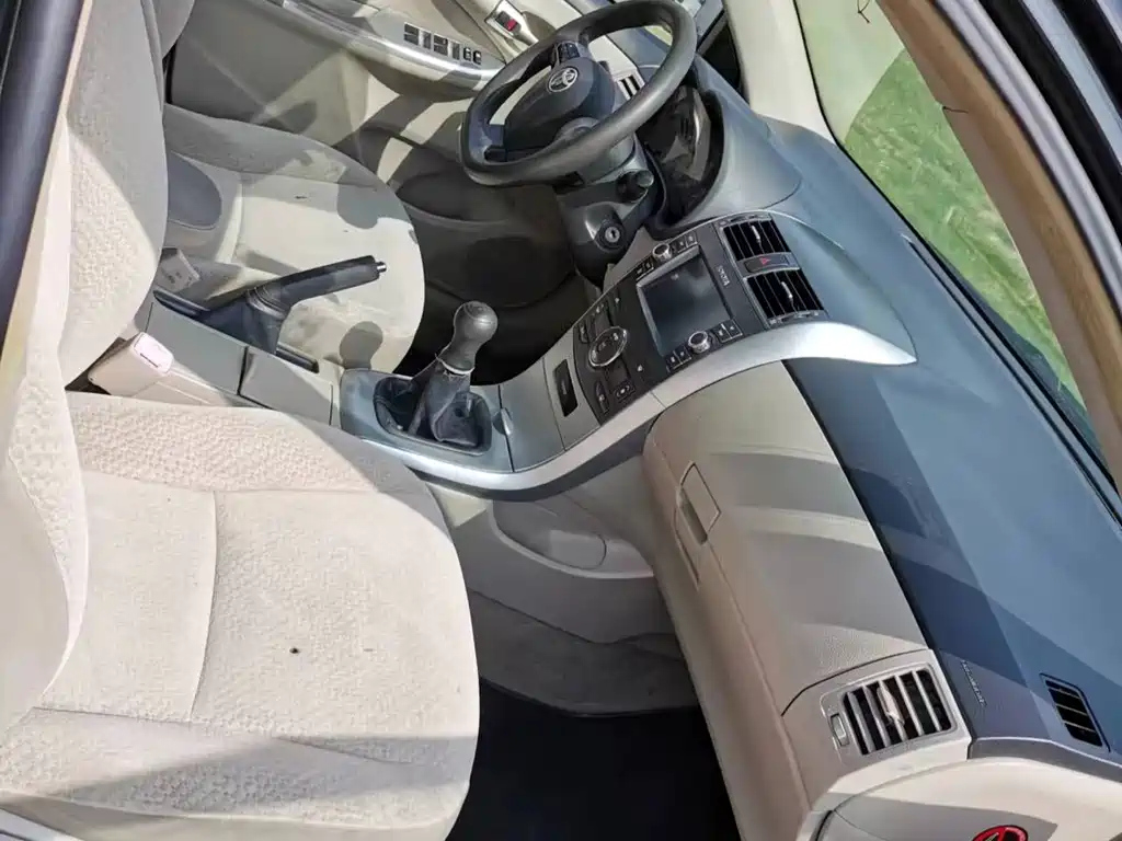 TOYOTA COROLLA 2012