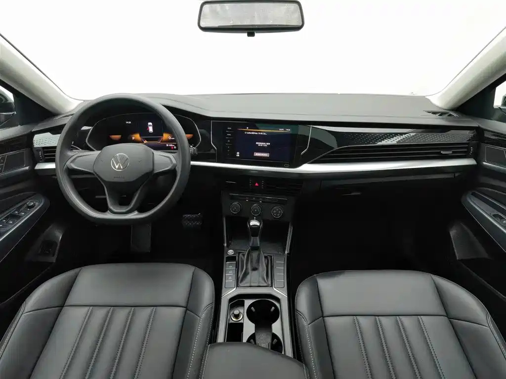 VOLKSWAGEN PASSAT 2022