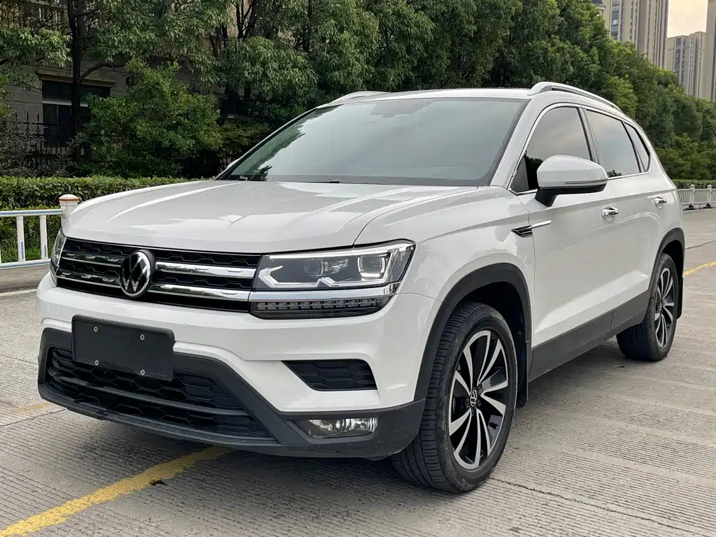 VOLKSWAGEN THARU 2021