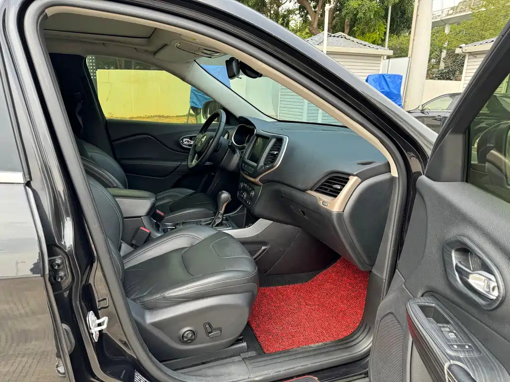 JEEP CHEROKEE 2019