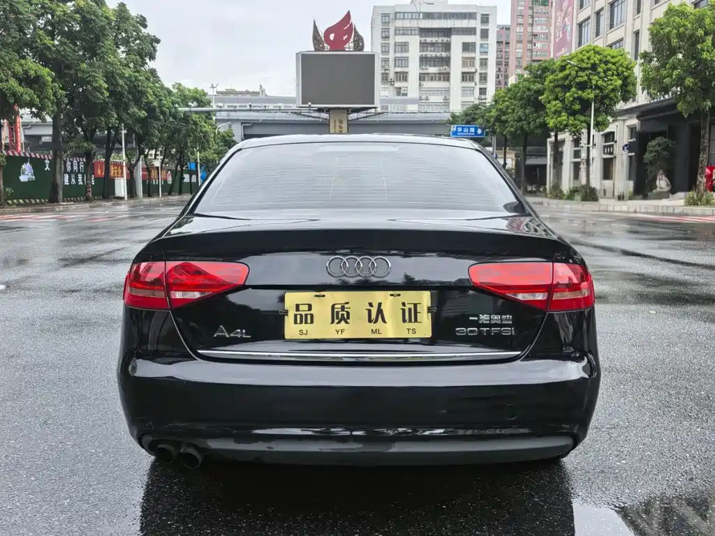 AUDI A4L 2015