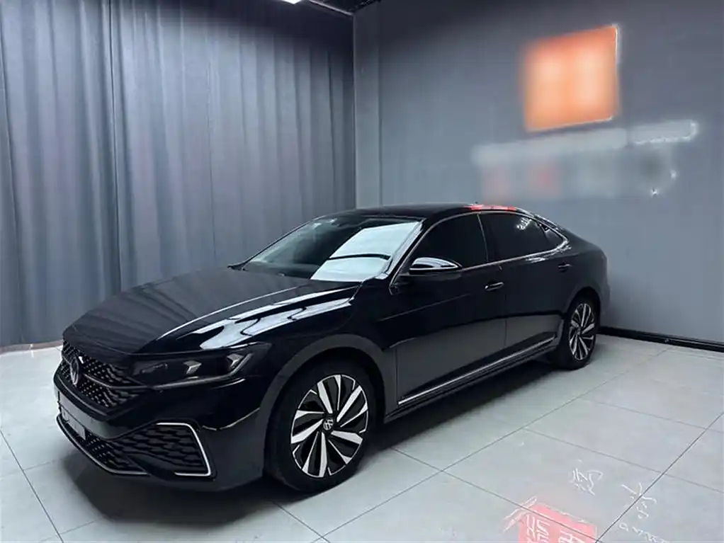 VOLKSWAGEN PASSAT 2022