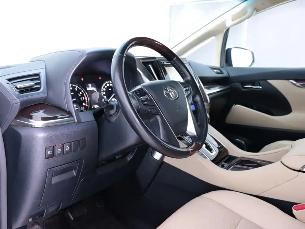 TOYOTA ALPHARD 2017