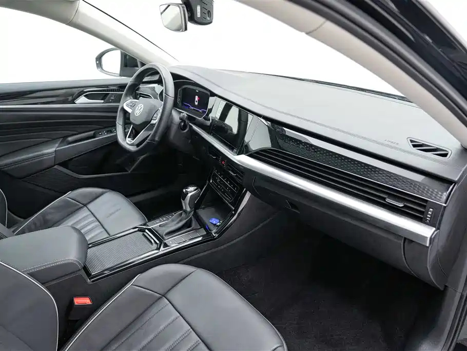 VOLKSWAGEN PASSAT 2022