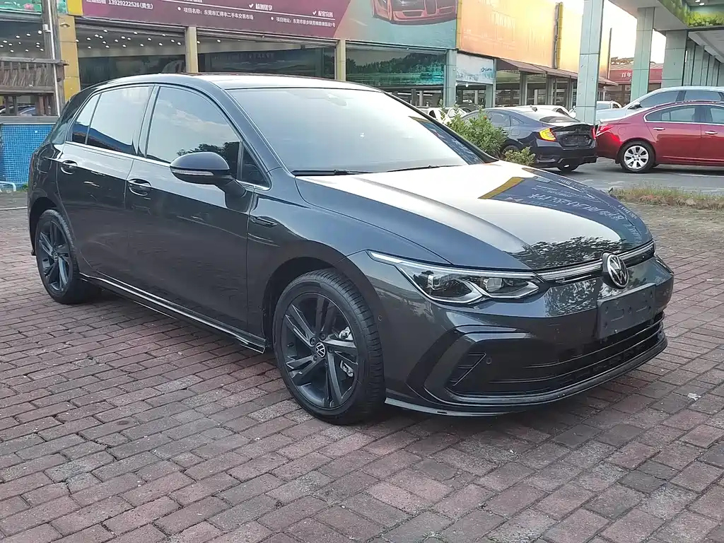 VOLKSWAGEN GOLF 2021