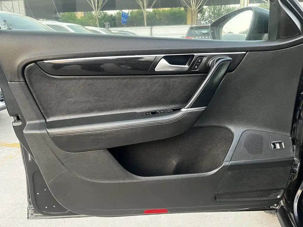 VOLKSWAGEN MAGOTAN 2015