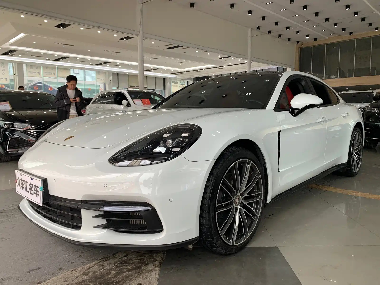 PORSCHE PANAMERA