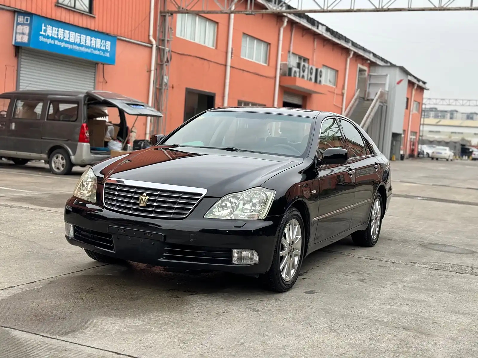 TOYOTA CROWN