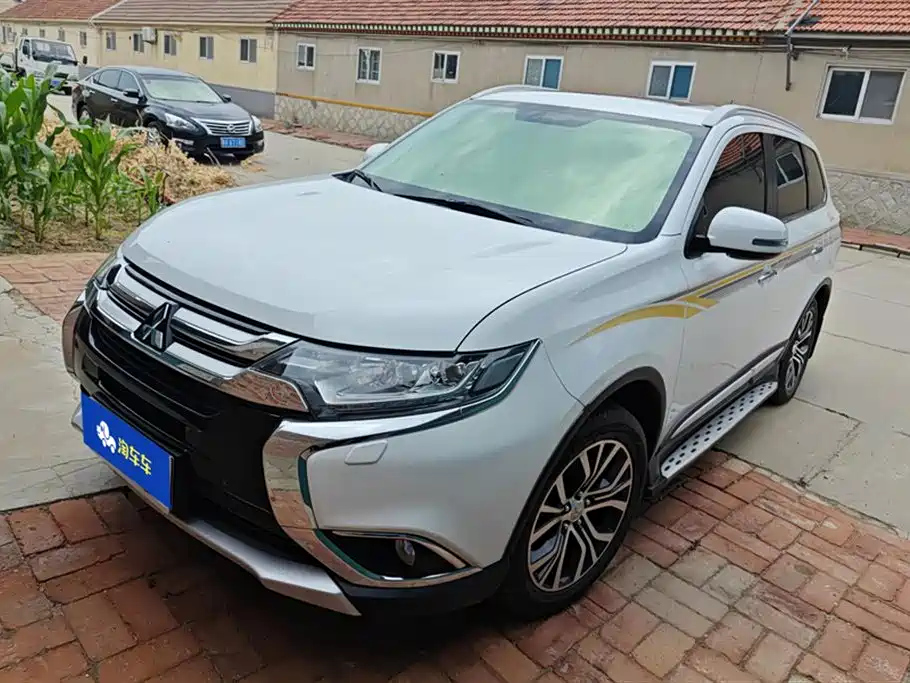 MITSUBISHI OUTLANDER