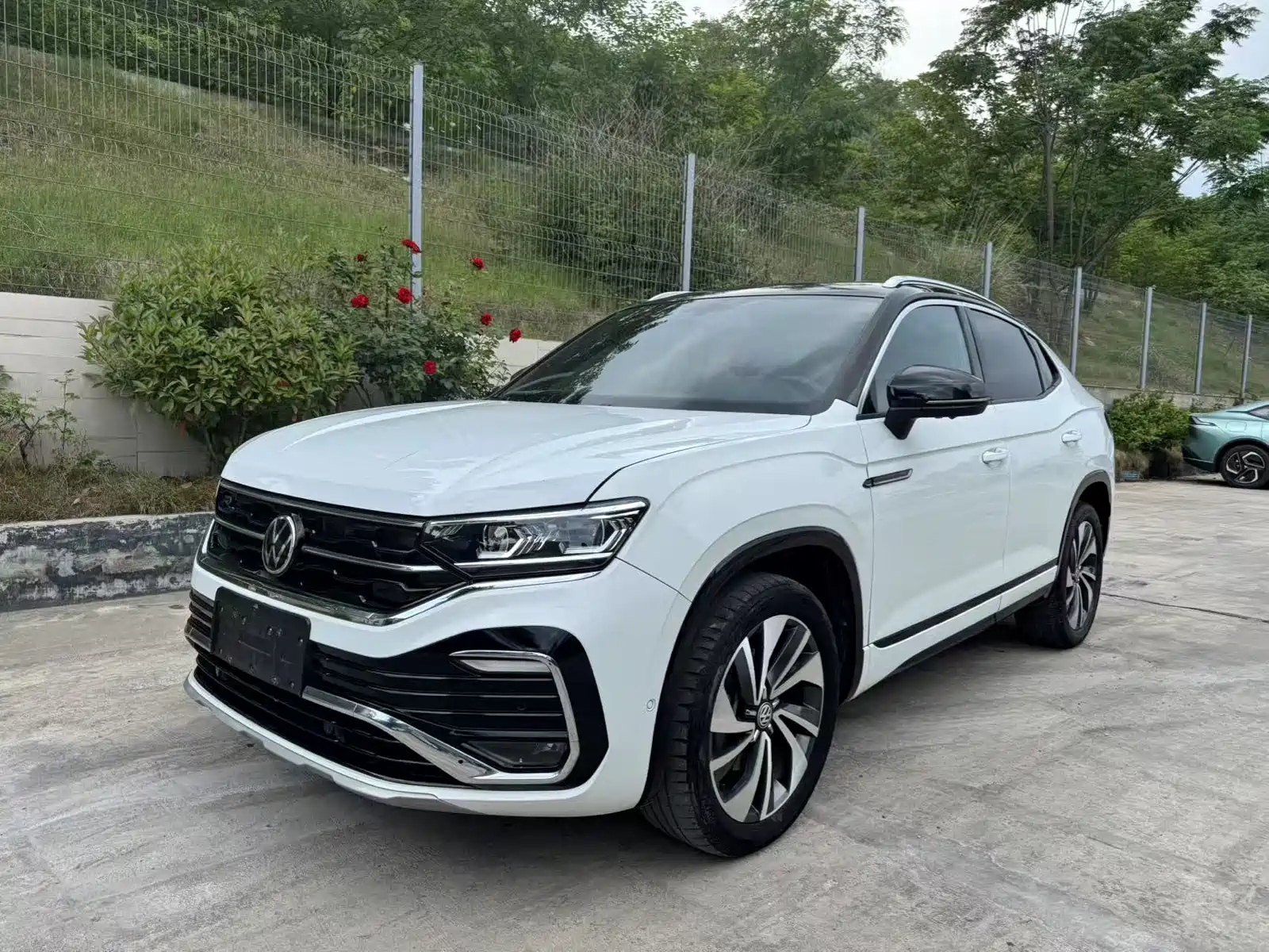VOLKSWAGEN TAYRON X