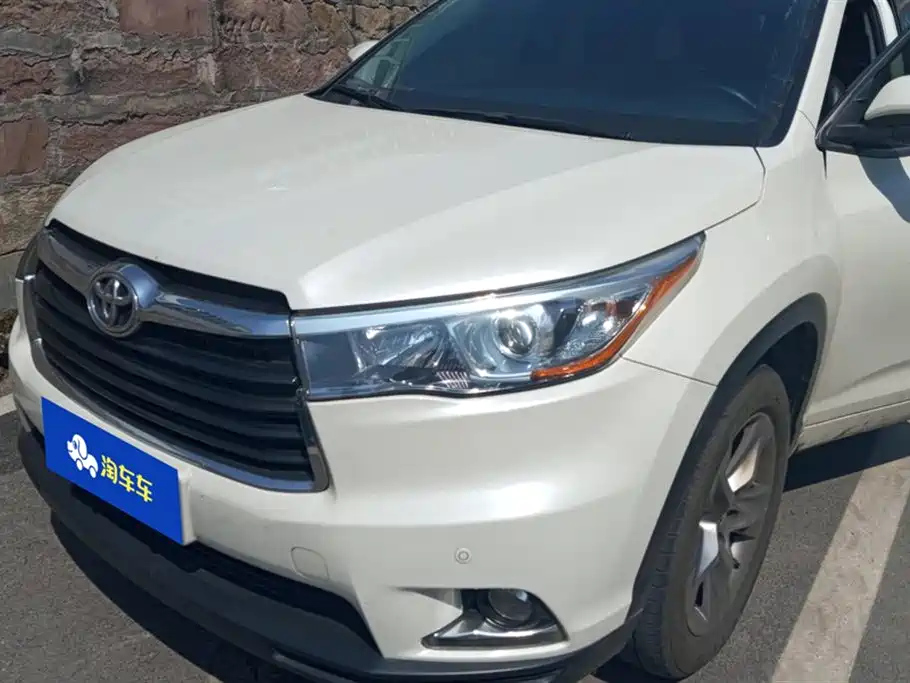 TOYOTA HIGHLANDER