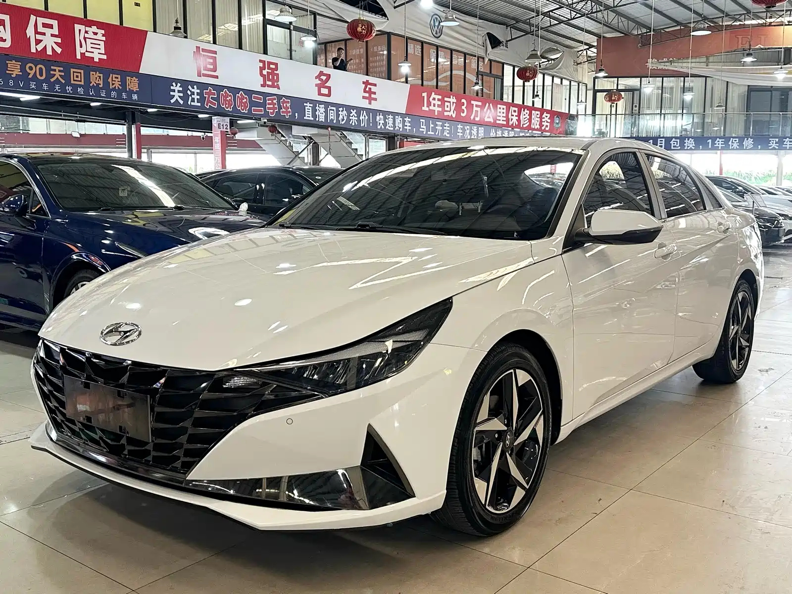 HYUNDAI ELANTRA