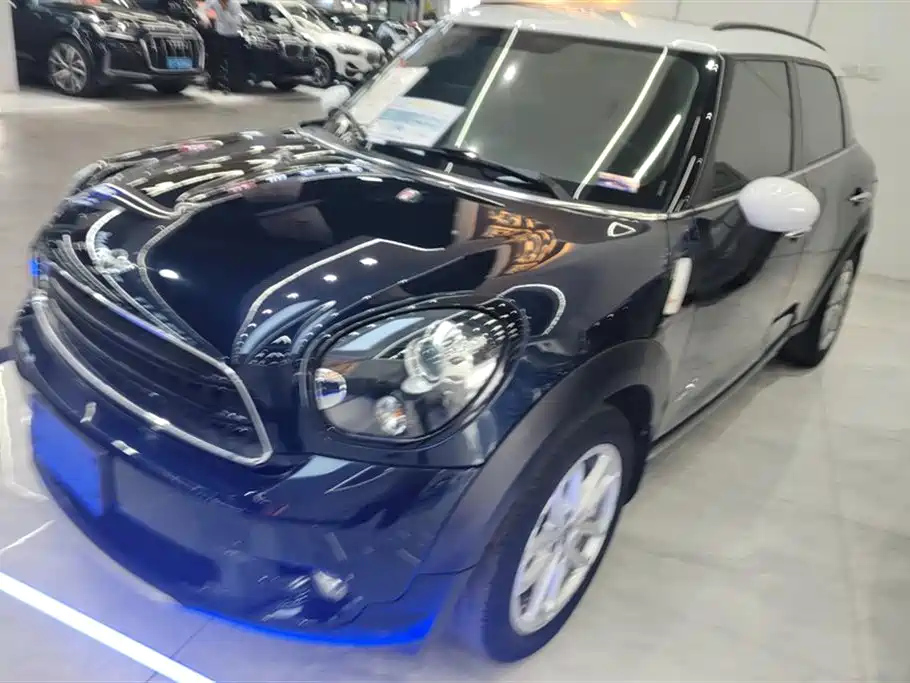 MINI COUNTRYMAN