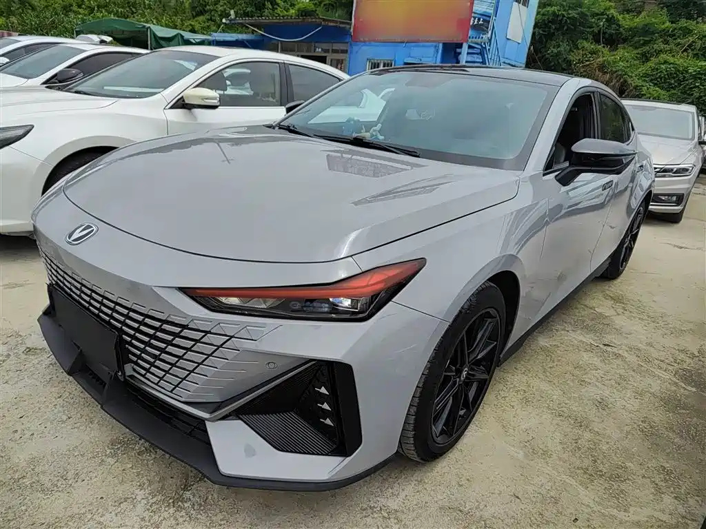 CHANGAN UNI-V