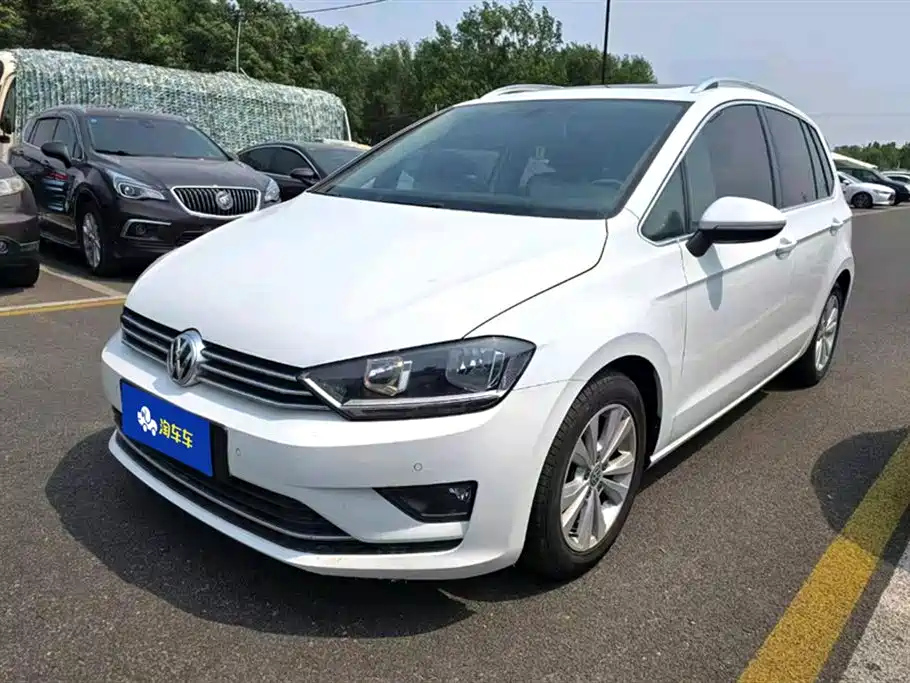 VOLKSWAGEN GOLF . SPORTSVAN