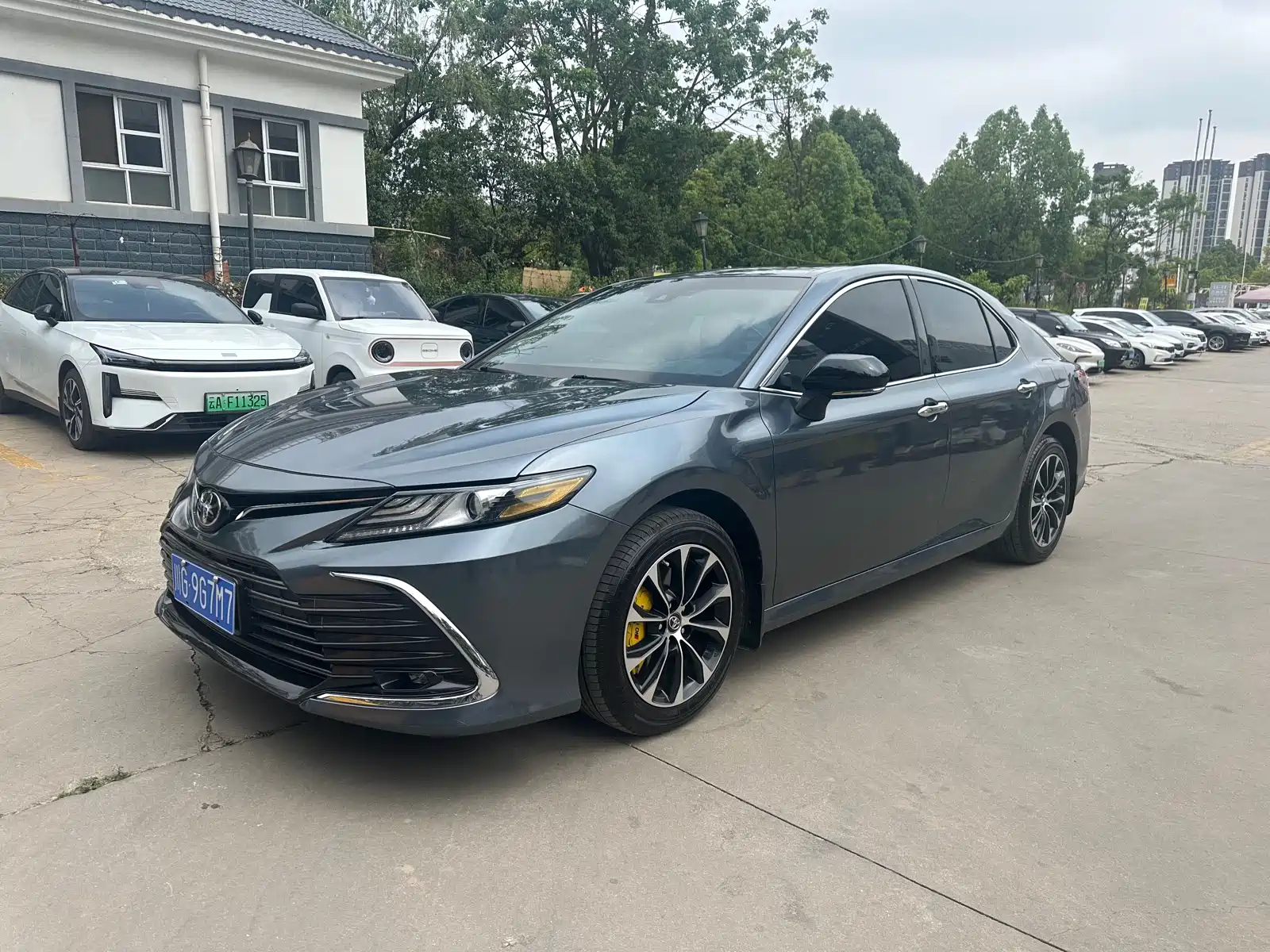 TOYOTA CAMRY
